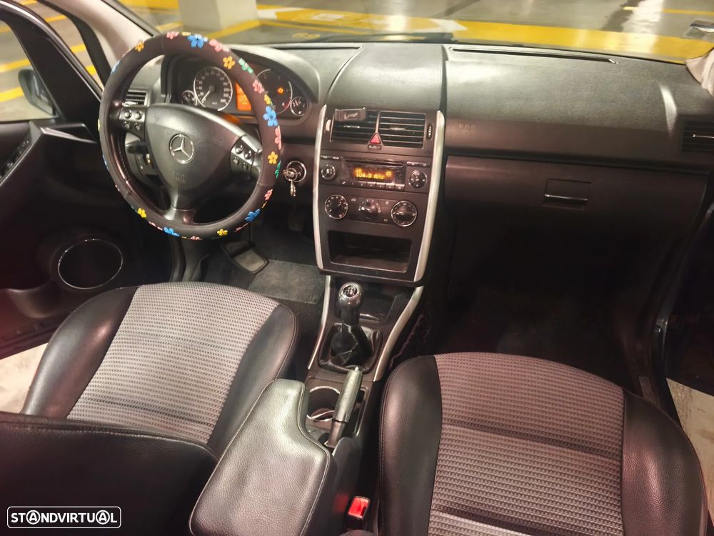 Mercedes-Benz A 180 - 22