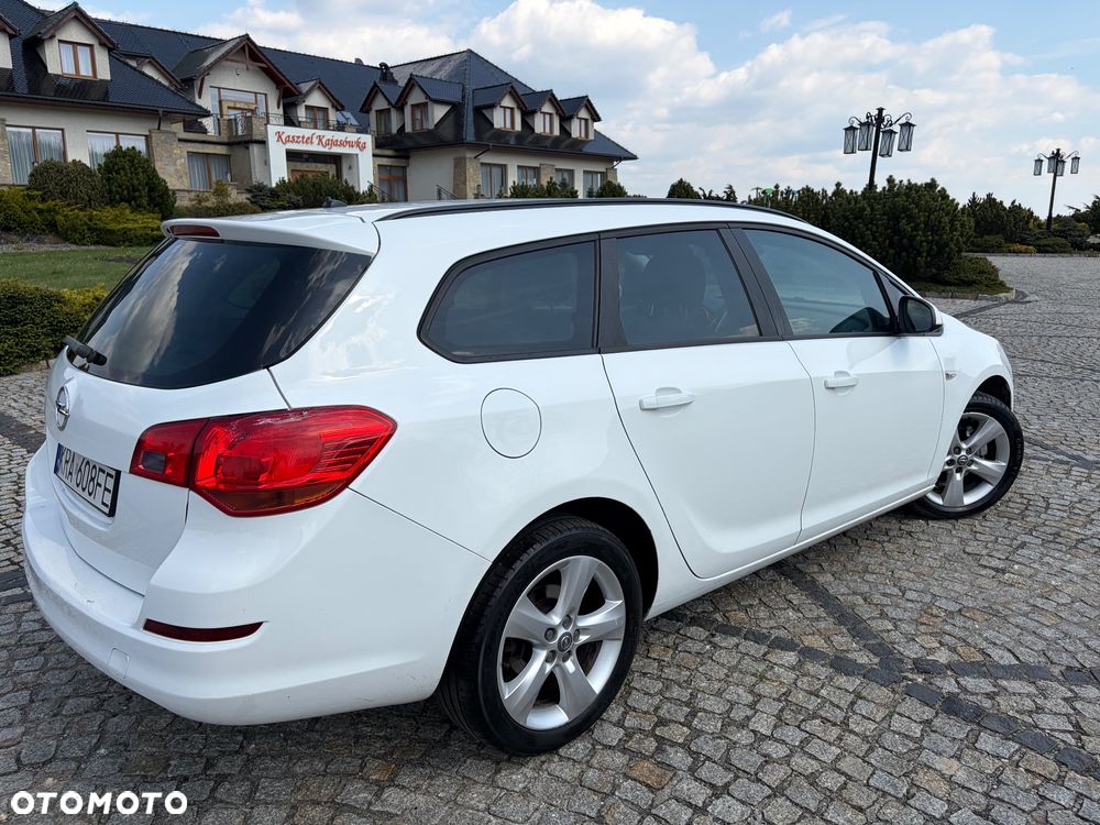 Opel Astra 1.6 Essentia - 12