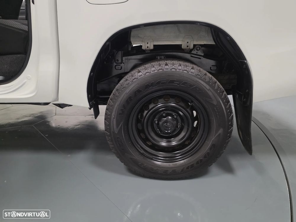 Toyota HILUX  2.4 D-4D 2WD CD - 38