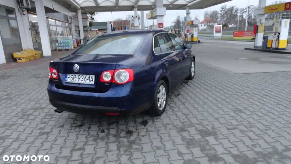 Volkswagen Jetta 1.9 TDI Comfortline - 4