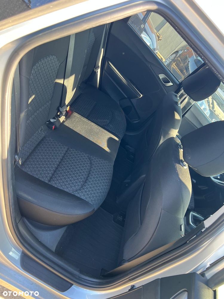 Kia Ceed - 10