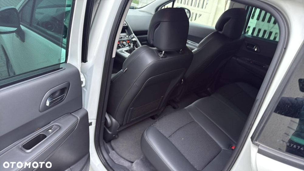 Peugeot 3008 PureTech 130 Stop & Start GPF Allure - 10