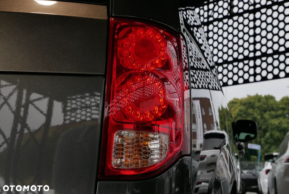 Dodge Grand Caravan - 38