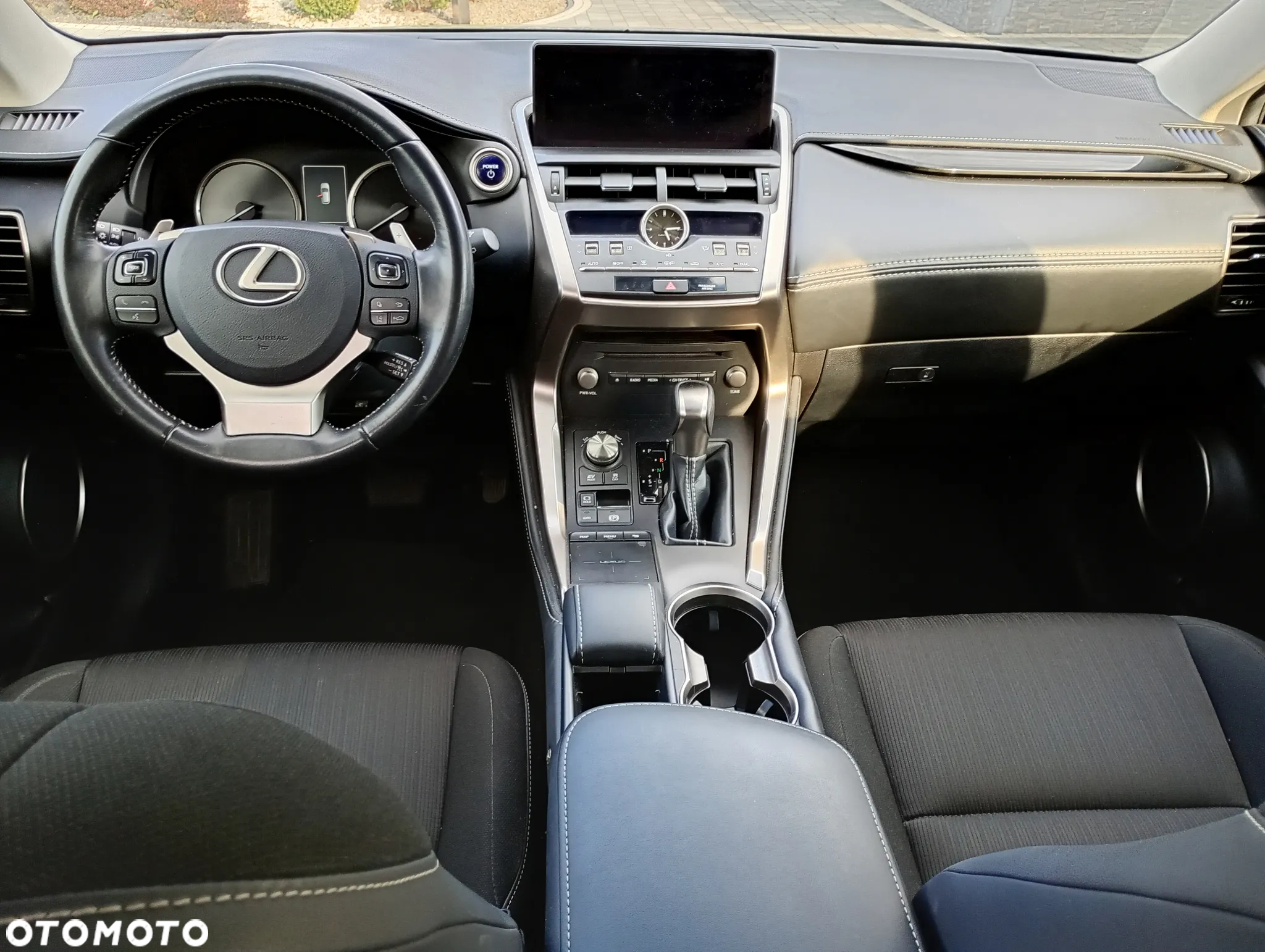 Lexus NX 300h Elegance 2WD - 11