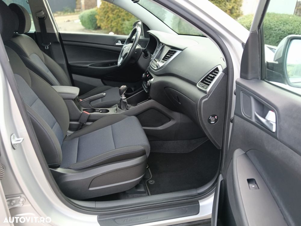 Hyundai Tucson blue 1.7 CRDi 2WD Style - 17