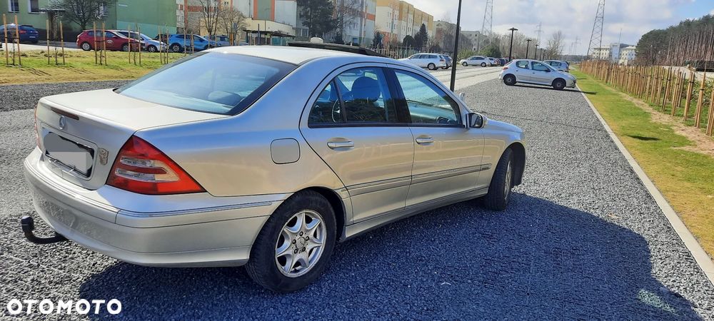 Mercedes-Benz Klasa C 200 T Kompressor Avantgarde - 4