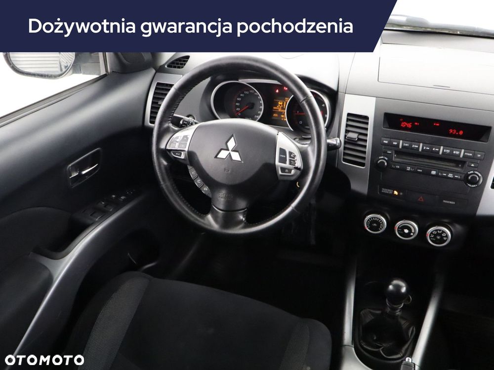 Mitsubishi Outlander - 9