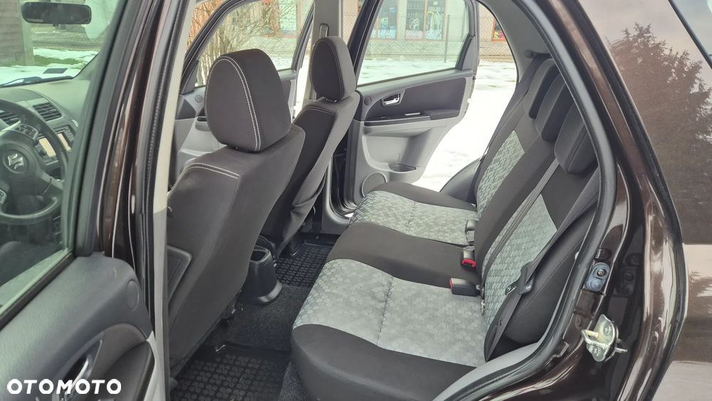 Suzuki SX4 - 8