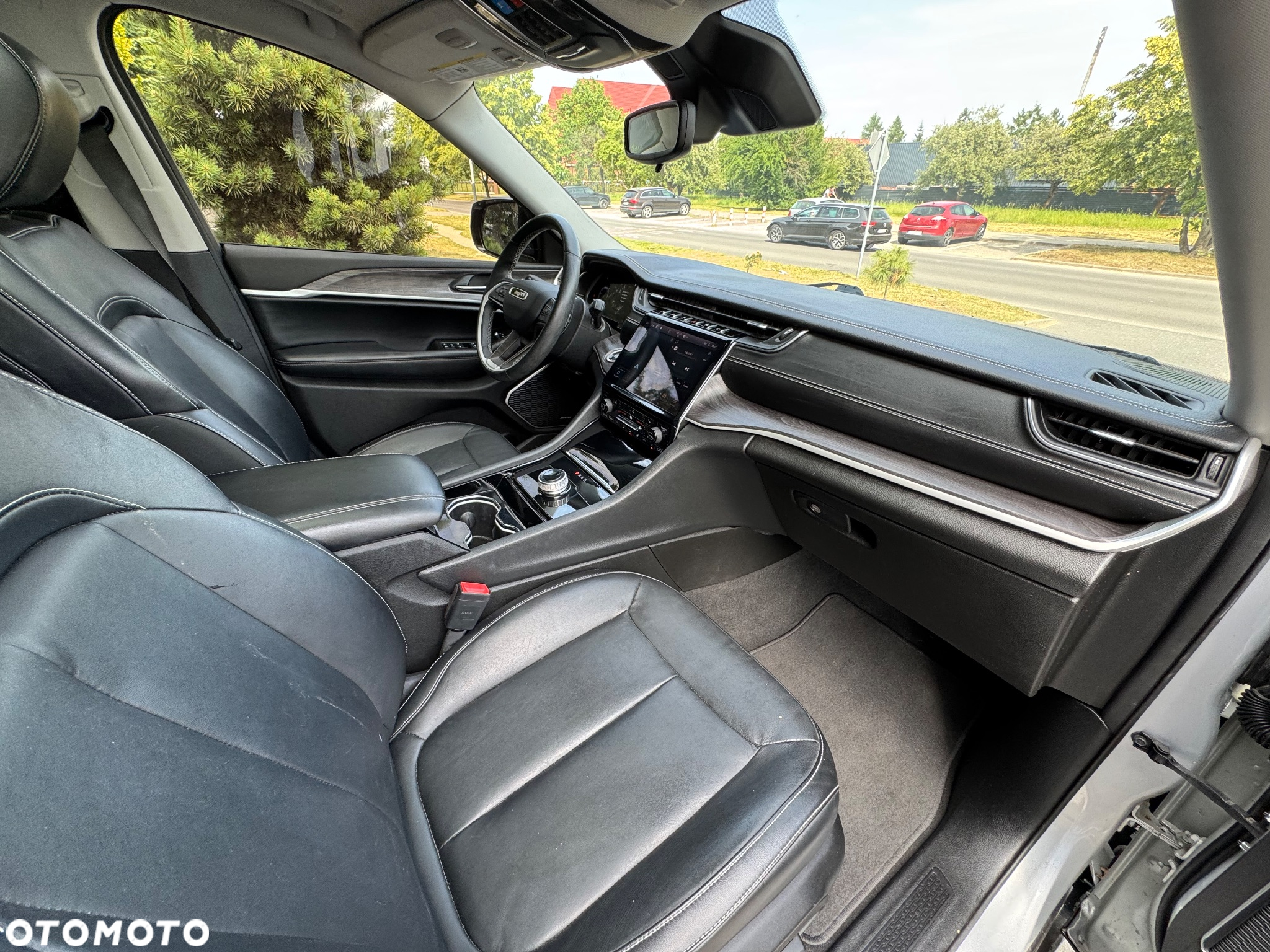 Jeep Grand Cherokee - 15