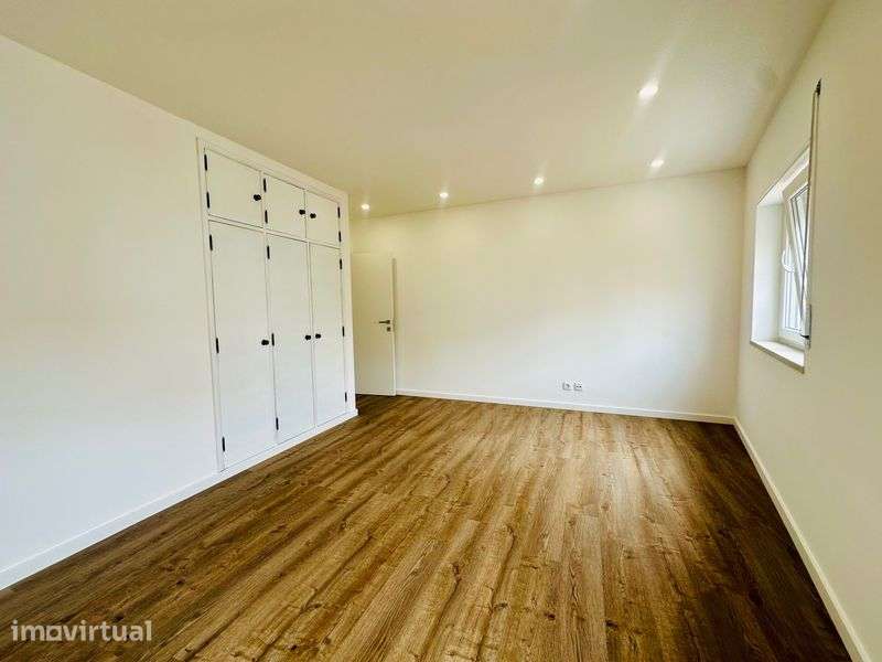 Vendo T2 REMODELADO c/ garagem centro do Cadaval - Grande imagem: 2/10