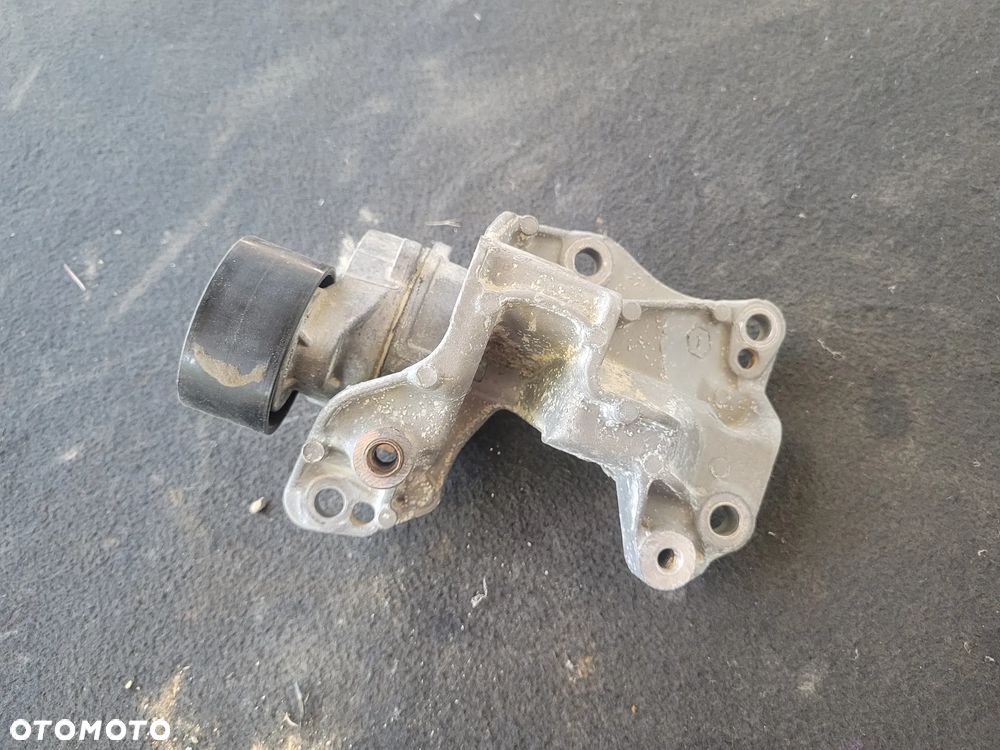 Łapa alternatora 9812038180 Peugeot 208 II 1,2 VTI
