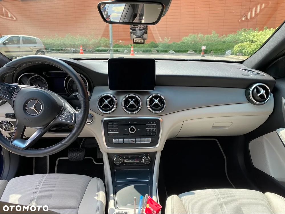 Mercedes-Benz GLA 200 7G-DCT Urban - 8