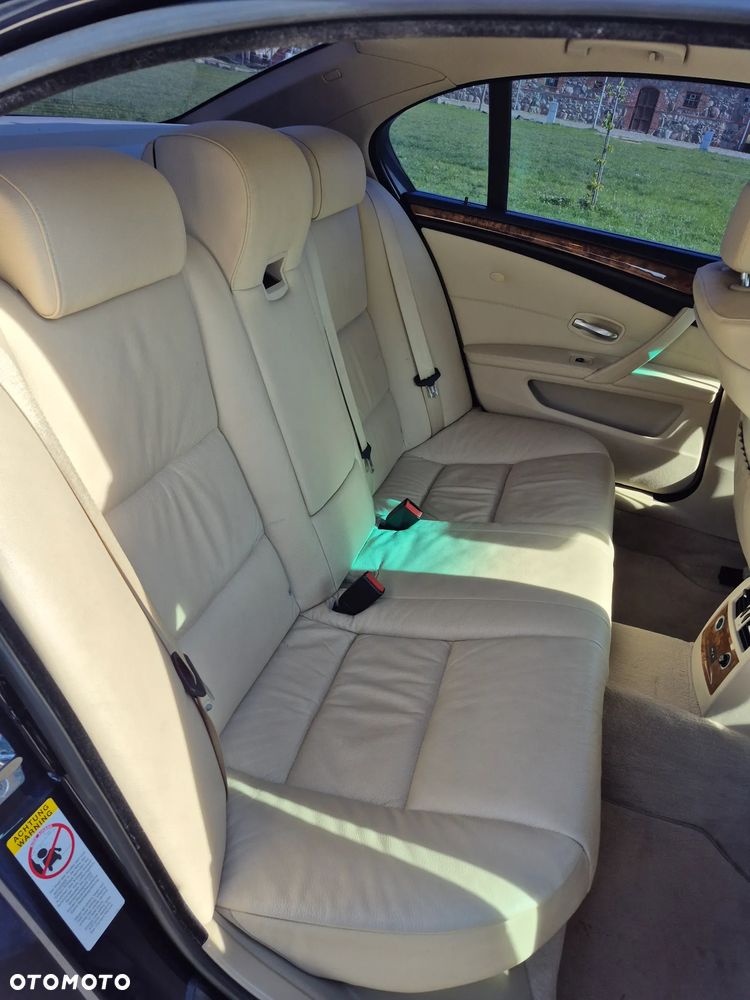 BMW Seria 5 520i Edition Exclusive - 28