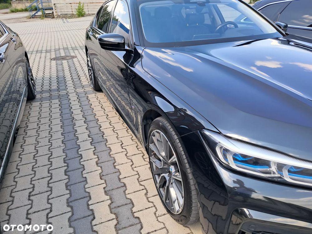BMW Seria 7 750i xDrive - 18