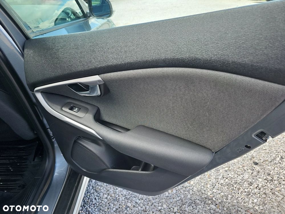 Volvo V40 T3 Drive-E Momentum - 23
