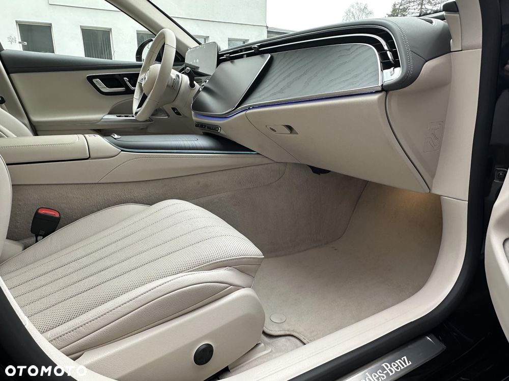 Mercedes-Benz Klasa E 220 d mHEV 4-Matic Avantgarde 9G-Tronic - 29