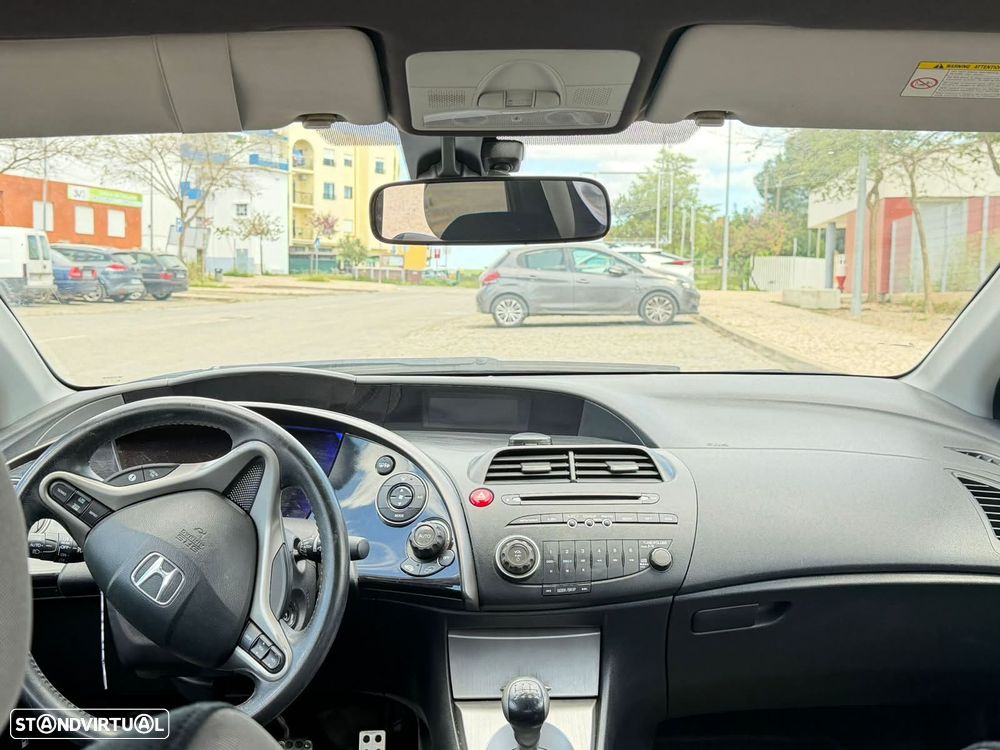 Honda Civic 1.8 Executive - 4
