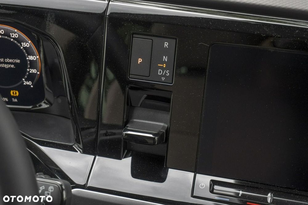 Volkswagen Multivan - 21