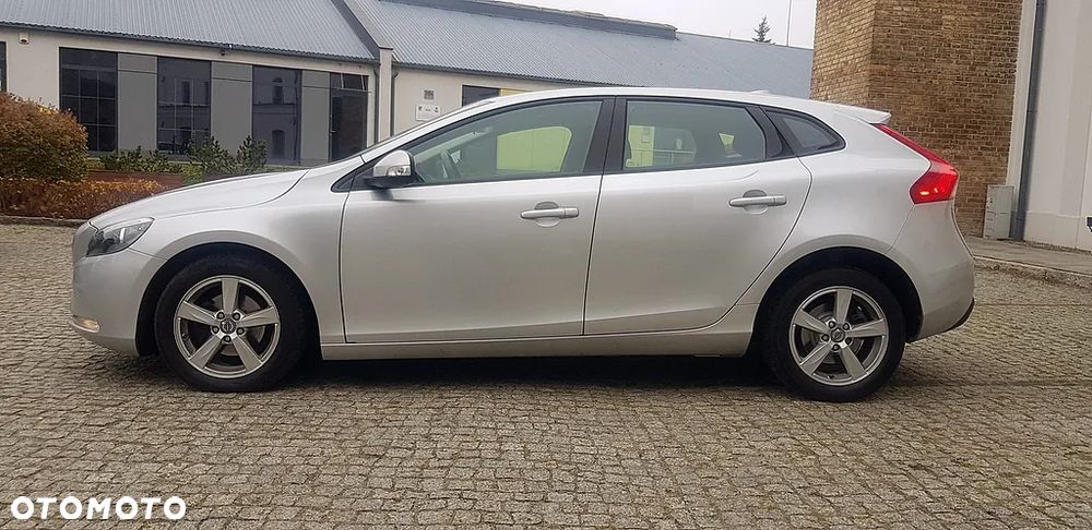 Volvo V40 D2 Drive-E Momentum - 8