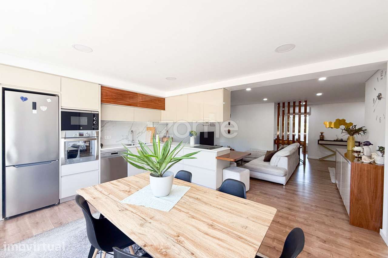 Apartamento T3 +1 Totalmente Renovado - Grande imagem: 3/16