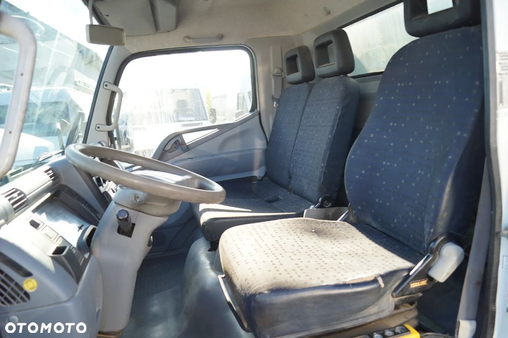 Mitsubishi CENTER FUSO - 27