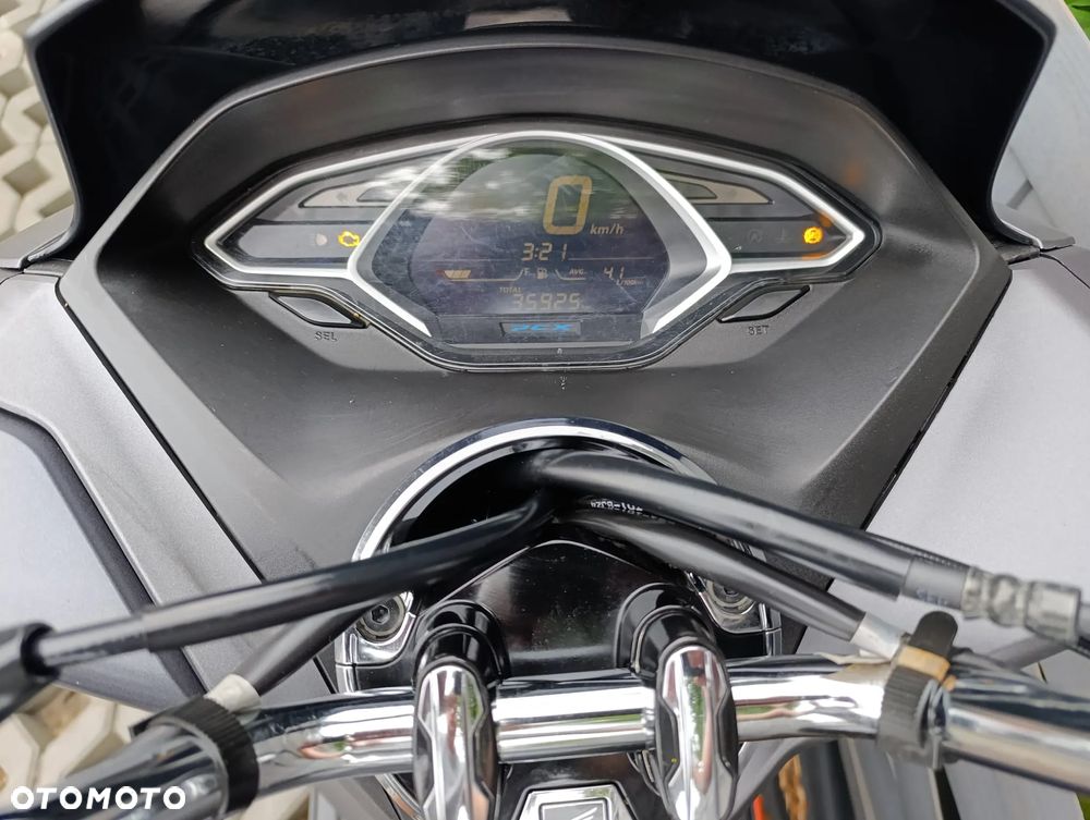 Honda PCX - 9
