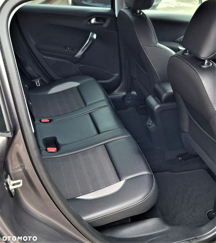 Peugeot 2008 PureTech 110 Stop&Start Allure - 23