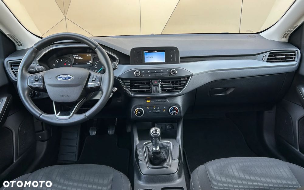 Ford Focus 1.0 EcoBoost Trend - 25