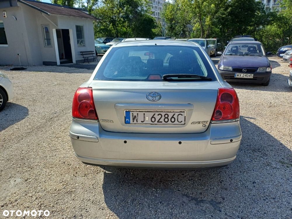 Toyota Avensis - 5