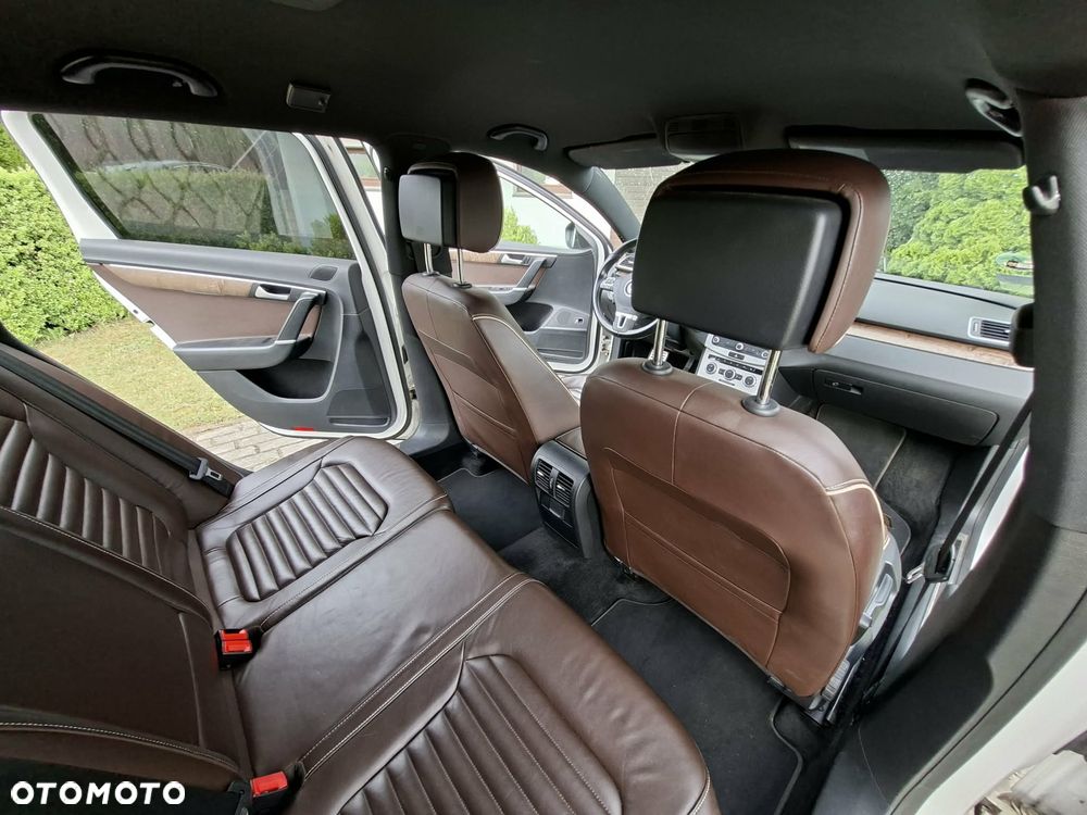 Volkswagen Passat 1.6 TDI BlueMotion Technology Highline - 24