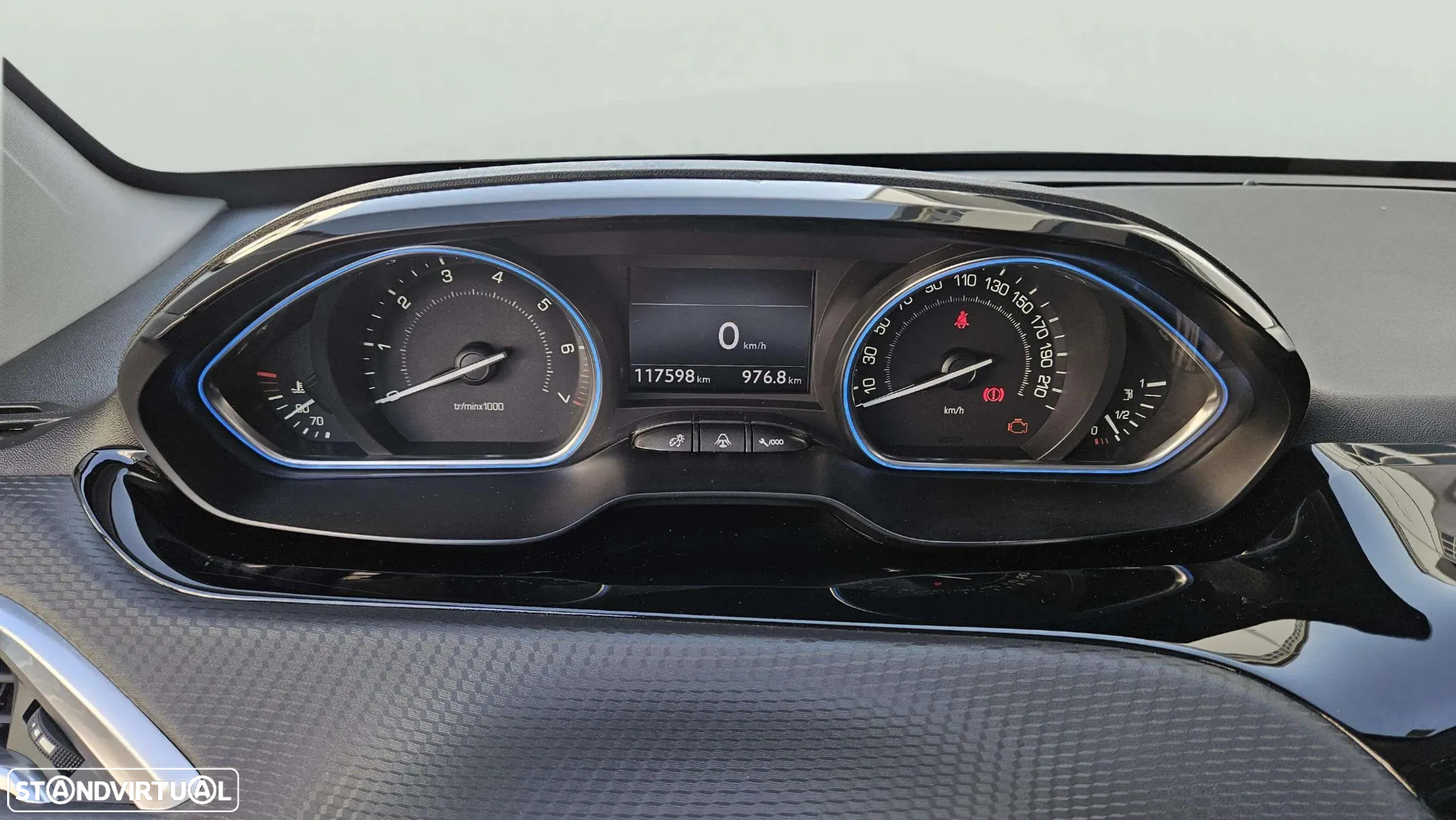 Peugeot 2008 1.2 PureTech Allure - 20