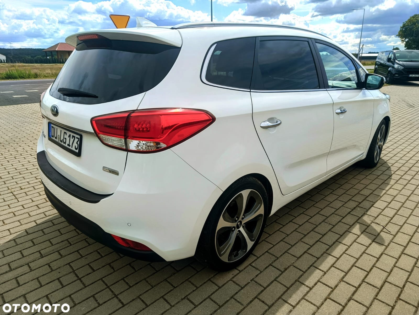 Kia Carens 1.7 CRDi XL 7os DCT - 5