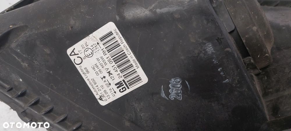 .  PRZOD PRZEDNIA LAMPA PRAWA OPEL ZAFIRA B - 6