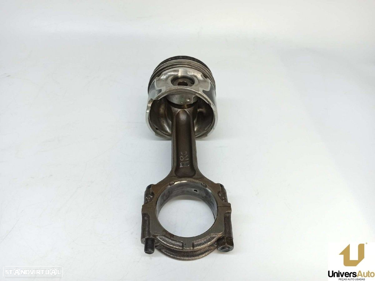 BIELA RENAULT MAXITY FG 130.35/45 - 4