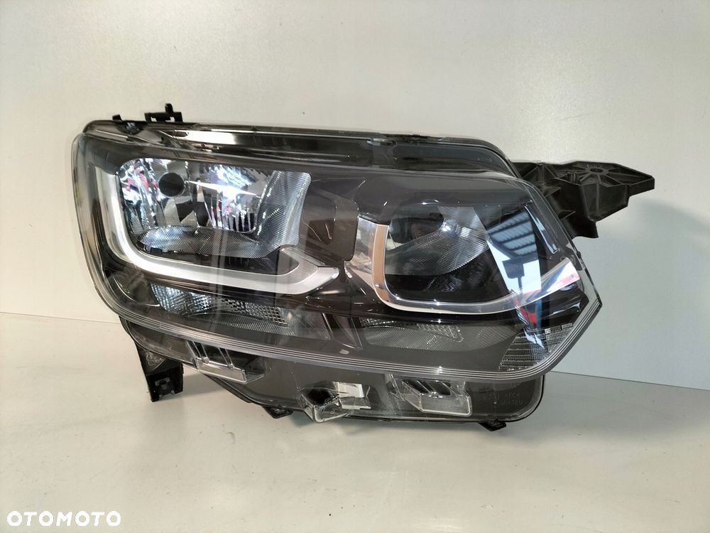 lampa przednia reflektor prawa toyota proace city 19- - 2