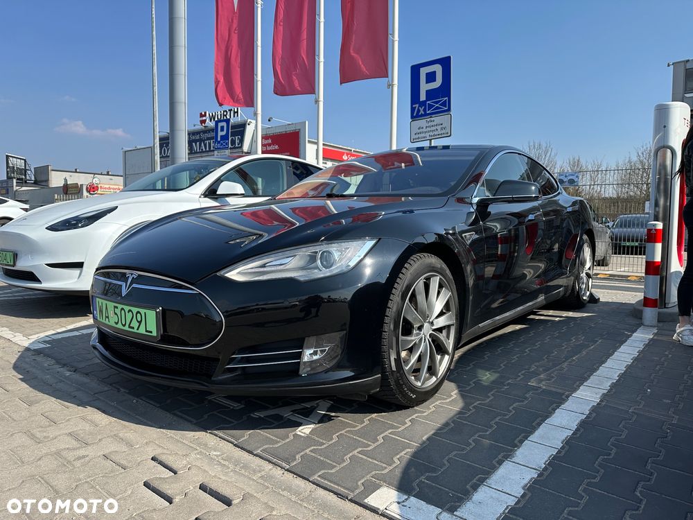 Tesla Model S - 1