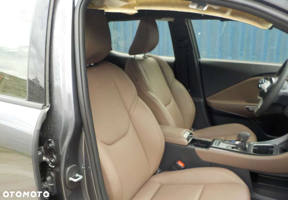 Lexus LBX - 16