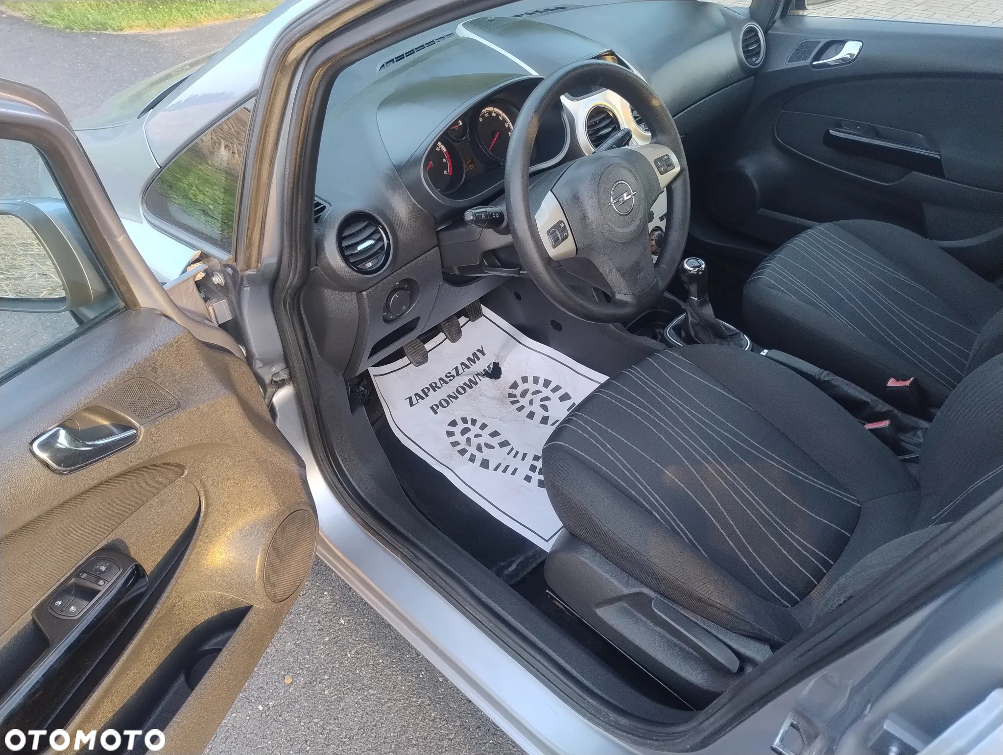 Opel Corsa 1.2 16V Cosmo - 21