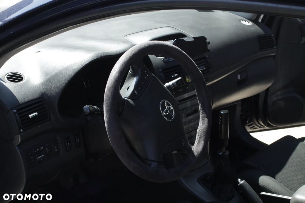 Toyota Avensis 2.0 D-4D Sol - 24