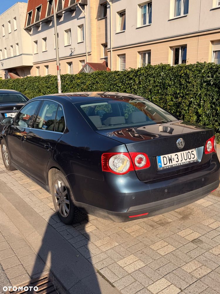 Volkswagen Jetta 1.9 TDI Comfortline - 3