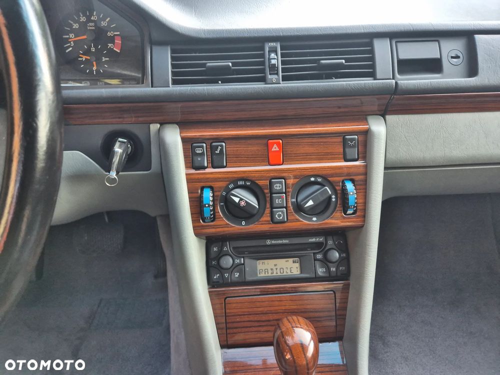 Mercedes-Benz W124 (1984-1993) - 17
