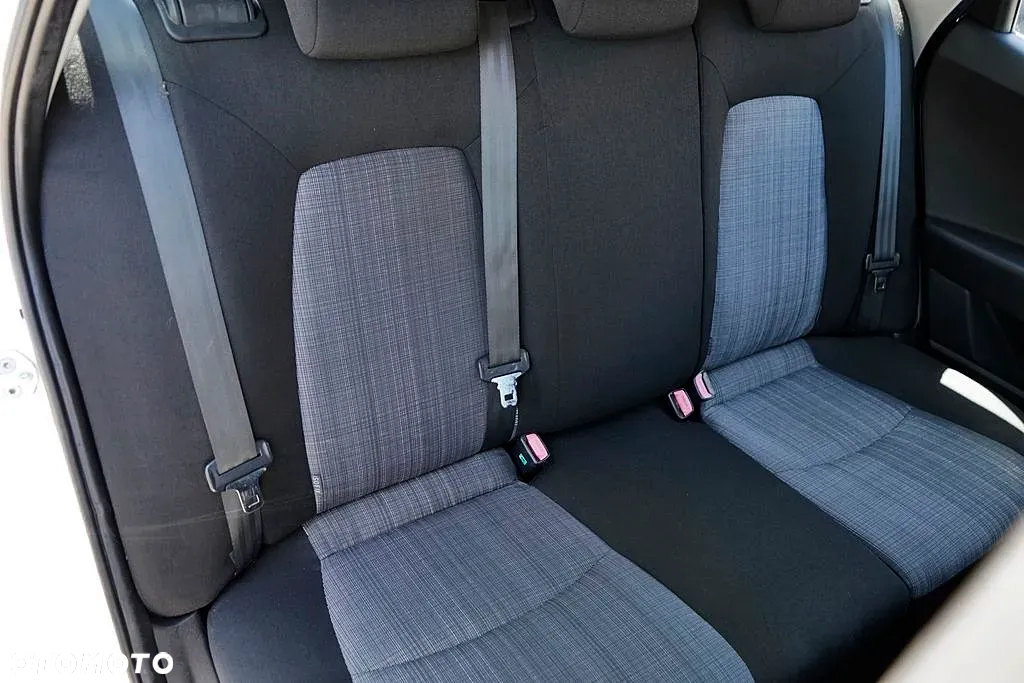 Kia Ceed - 22