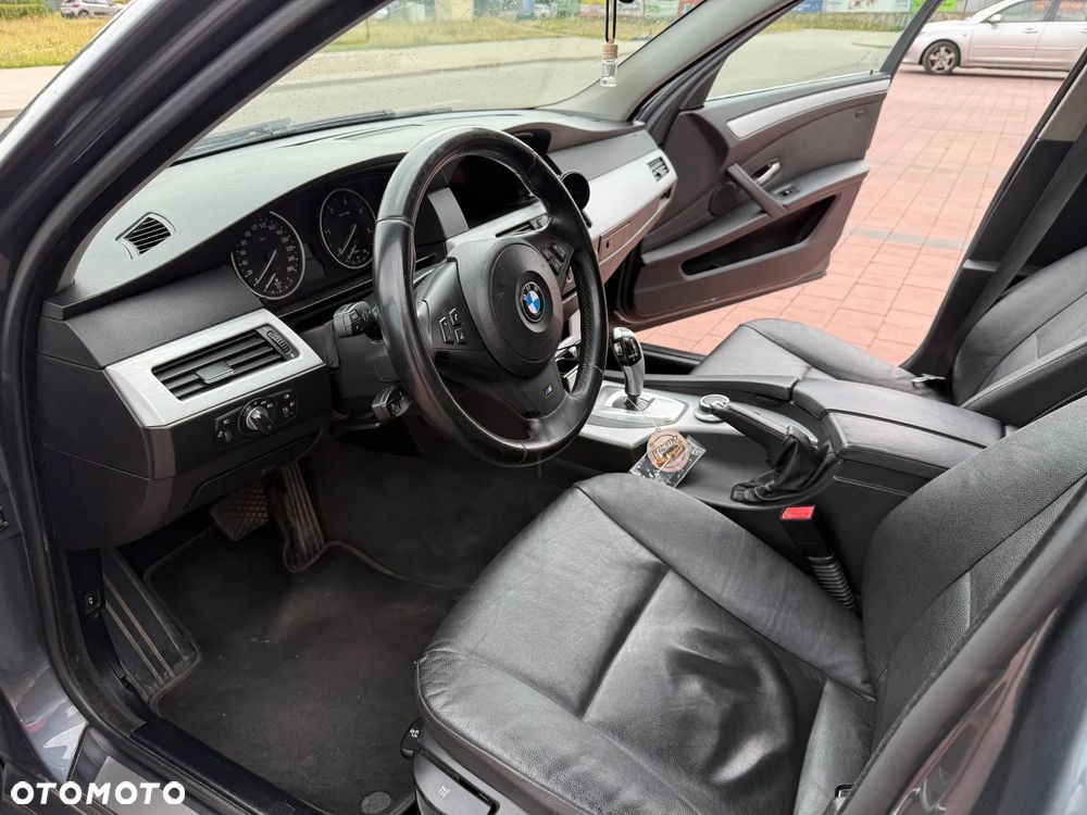 BMW Seria 5 525d xDrive - 2