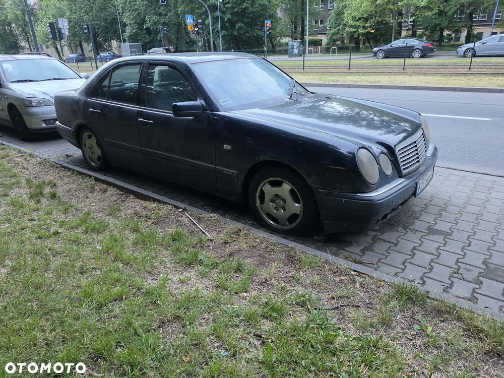 Mercedes-Benz Klasa E - 4