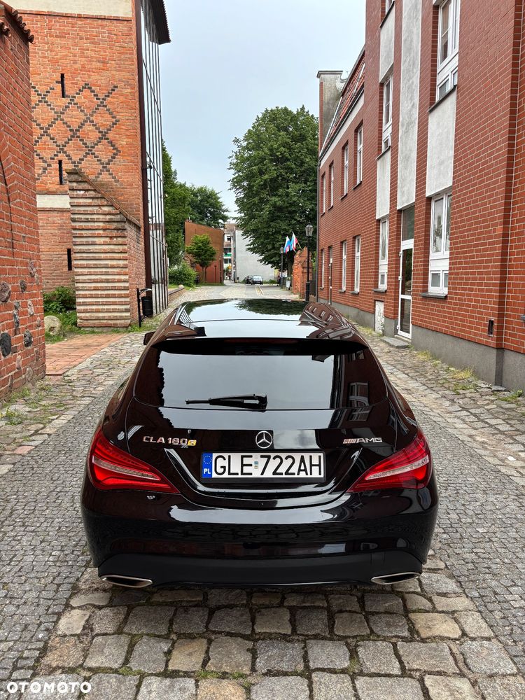 Mercedes-Benz CLA 180 7G-DCT AMG Line - 11