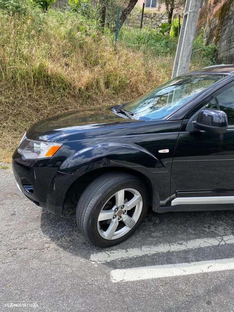 Mitsubishi Outlander 2.0 DI-D SW 4WD - 56