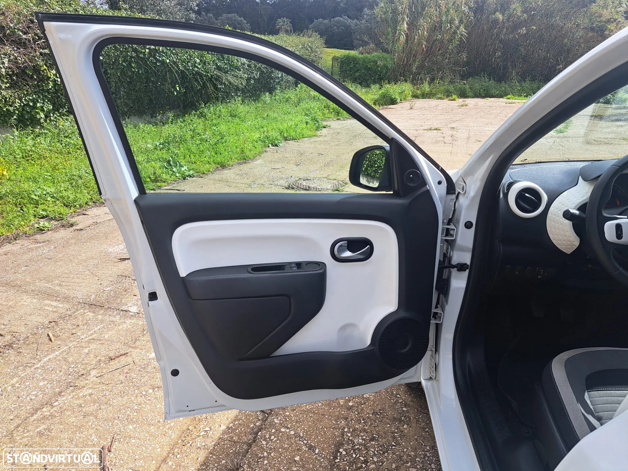 Renault Twingo SCe 70 S&S Liberty - 10
