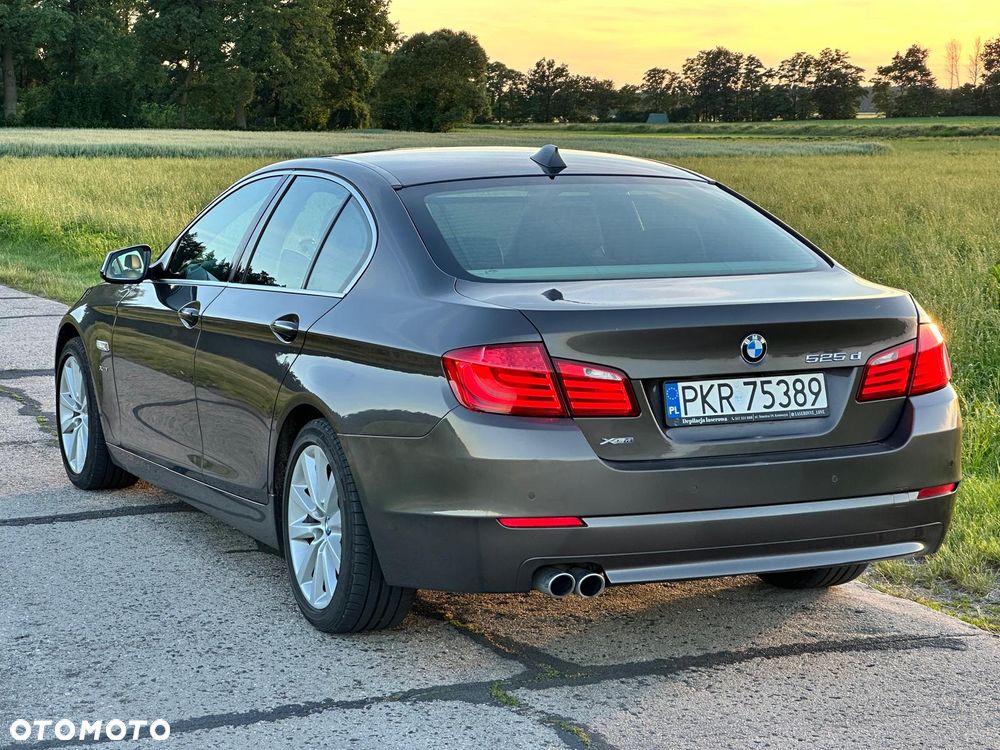 BMW Seria 5 525d xDrive - 21