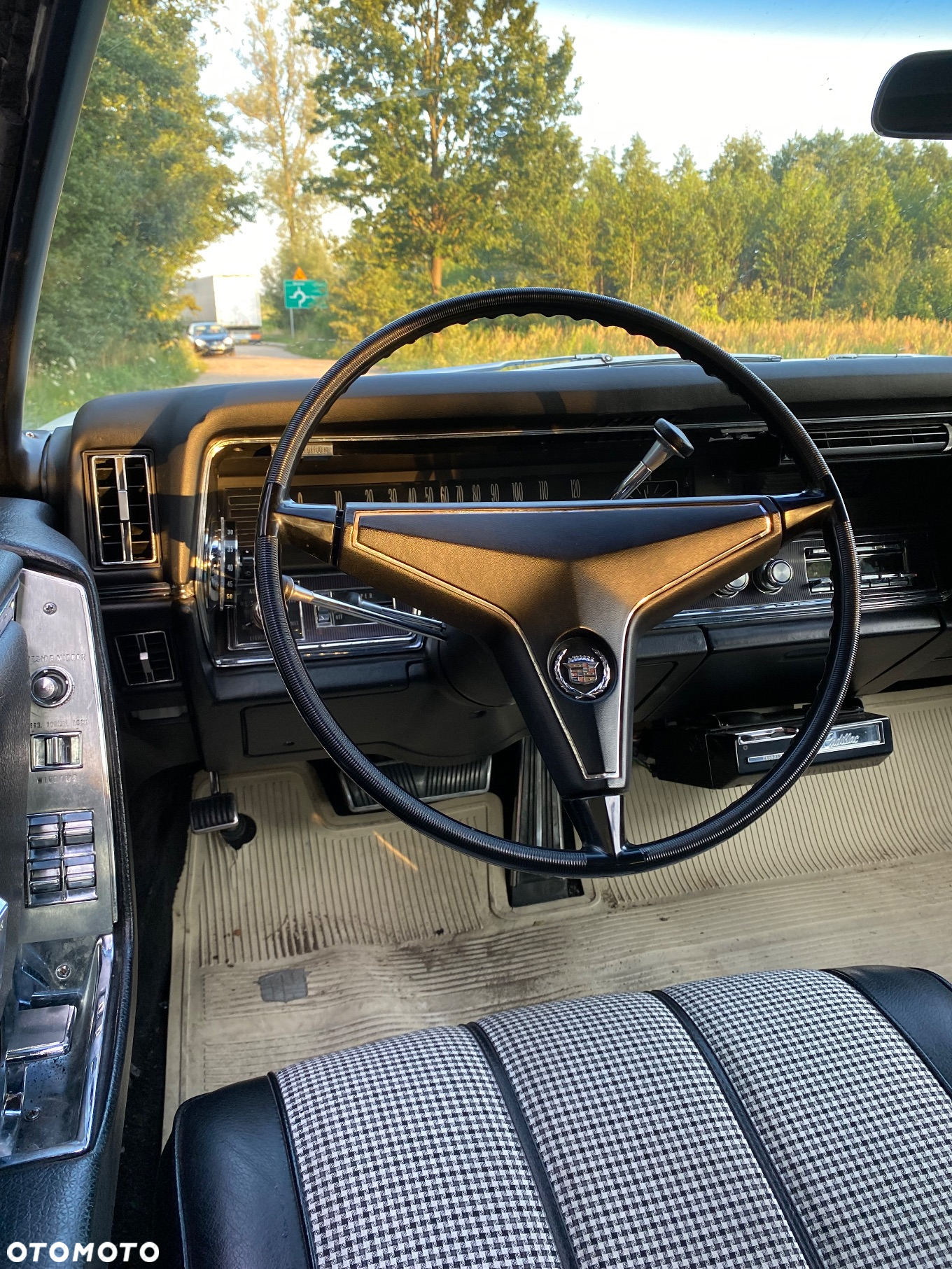 Cadillac Eldorado - 12