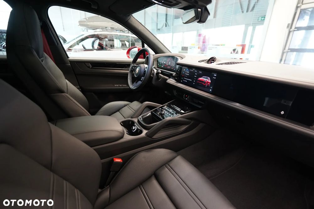 Porsche Cayenne GTS - 13